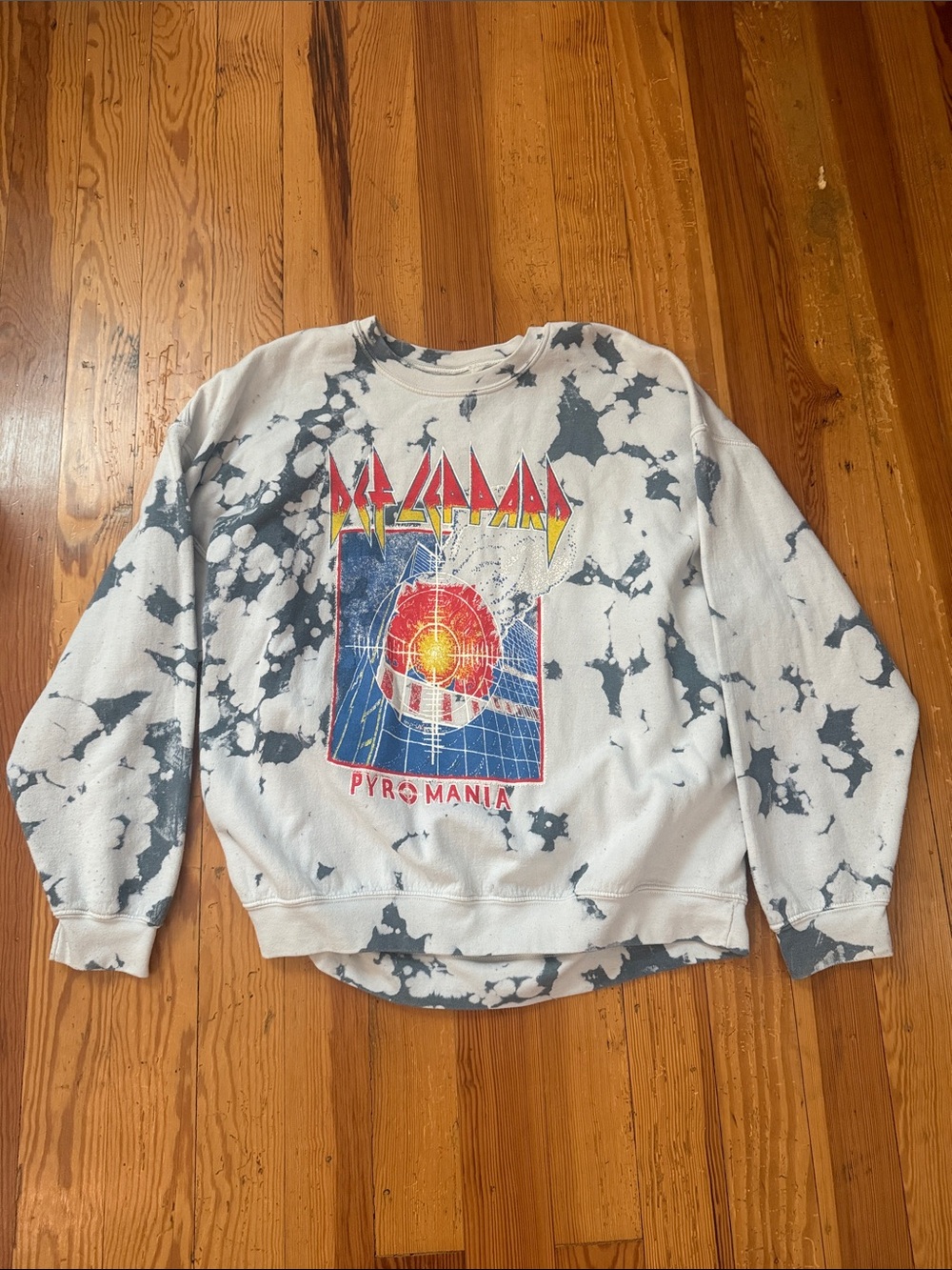 Def Leppard 'Pyromania' Graphic Tie-Dye Crewneck Sweatshirt - White/Black